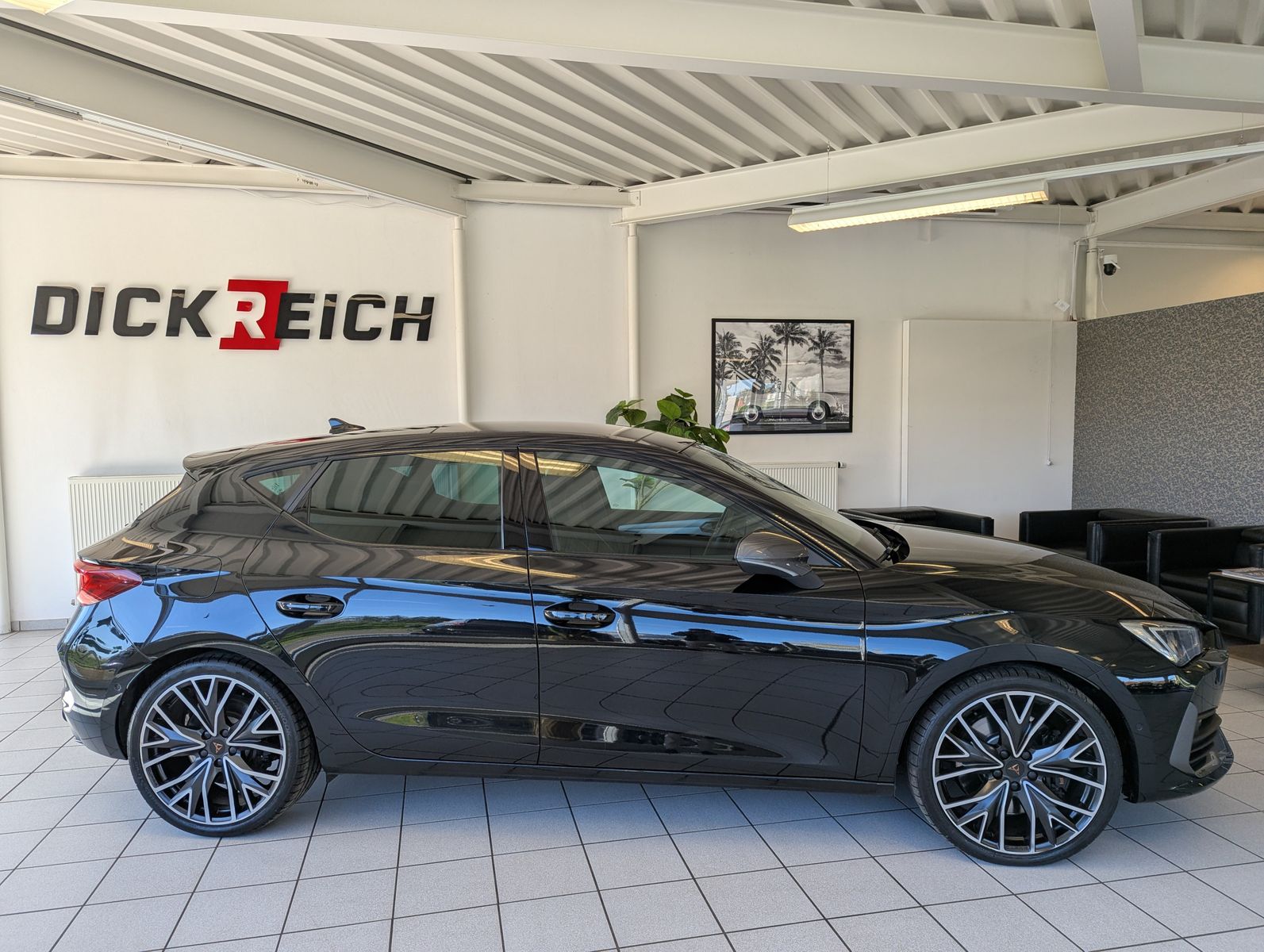 Fahrzeugabbildung CUPRA Leon VZ 2.0 TSI DSG Pano Matrix Beats Memory 19"