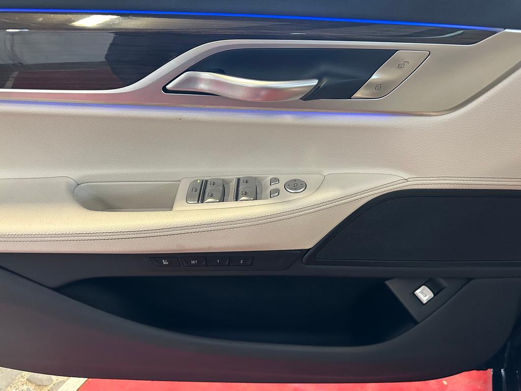 BMW 730