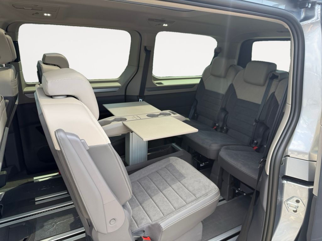 Fahrzeugabbildung Volkswagen T7 Multivan eHybrid 4MOTION LÜ Energy Panorama