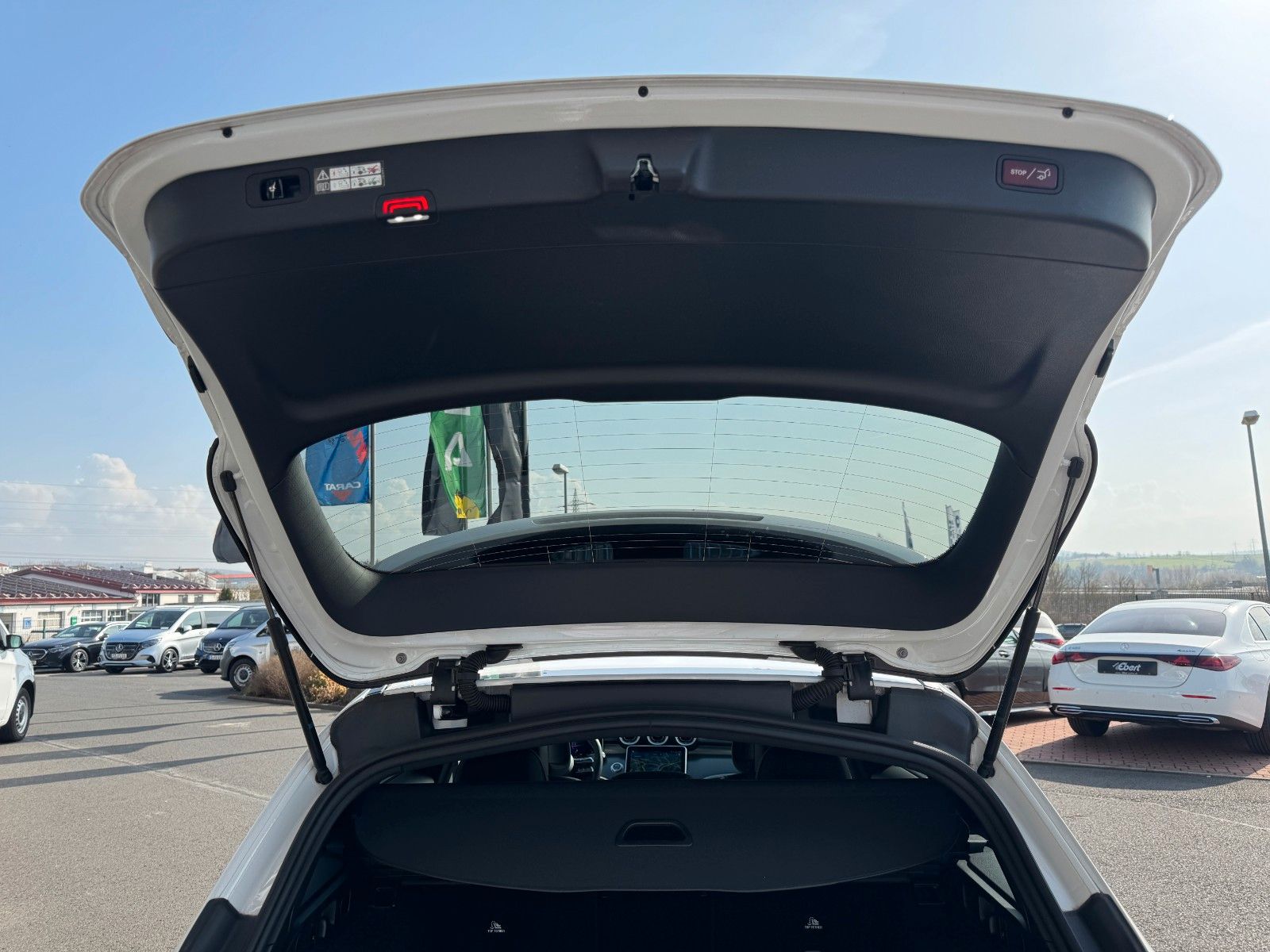 Fahrzeugabbildung Mercedes-Benz C 300 d T AMG NIGHT+AHK+MEMORY+TOTW+AMBIENTE