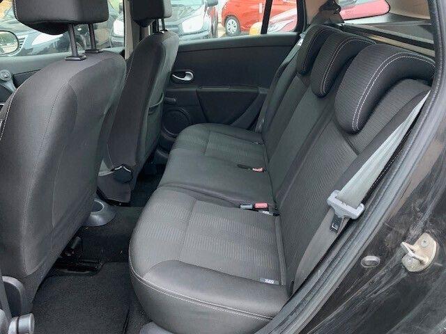 Renault Clio 2011 — photo 15