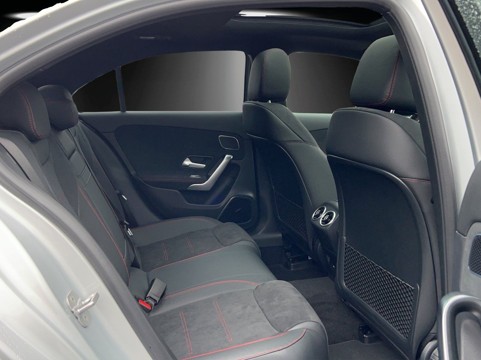Fahrzeugabbildung Mercedes-Benz A 220 d Lim+AMG-Line+Burmester+DISTRONIC+PSD+19"