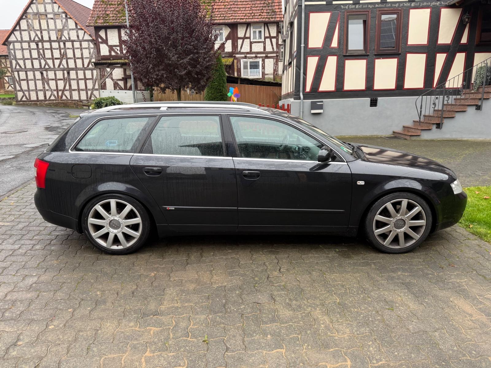 Audi A4 2004 — rear view