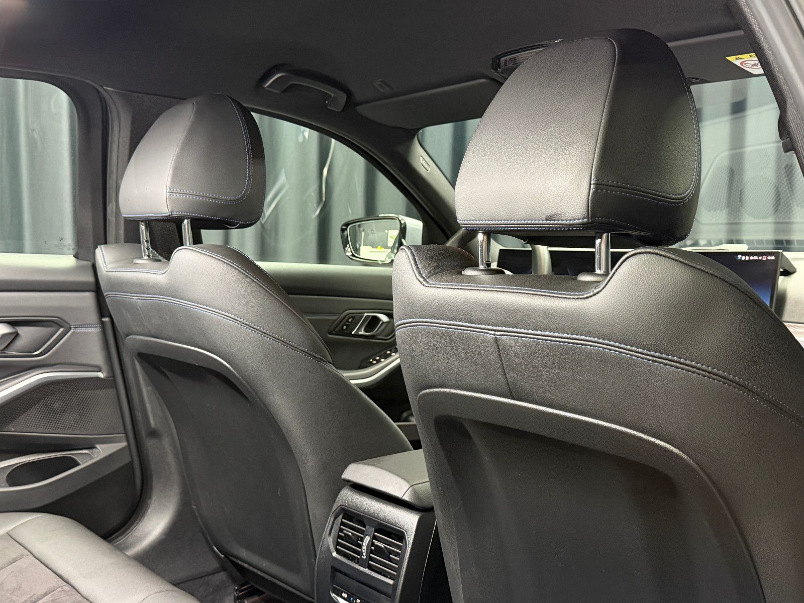 Fahrzeugabbildung BMW 330i Touring M Sport|HIFI|WIDESCREEN|KAMERA|NAV