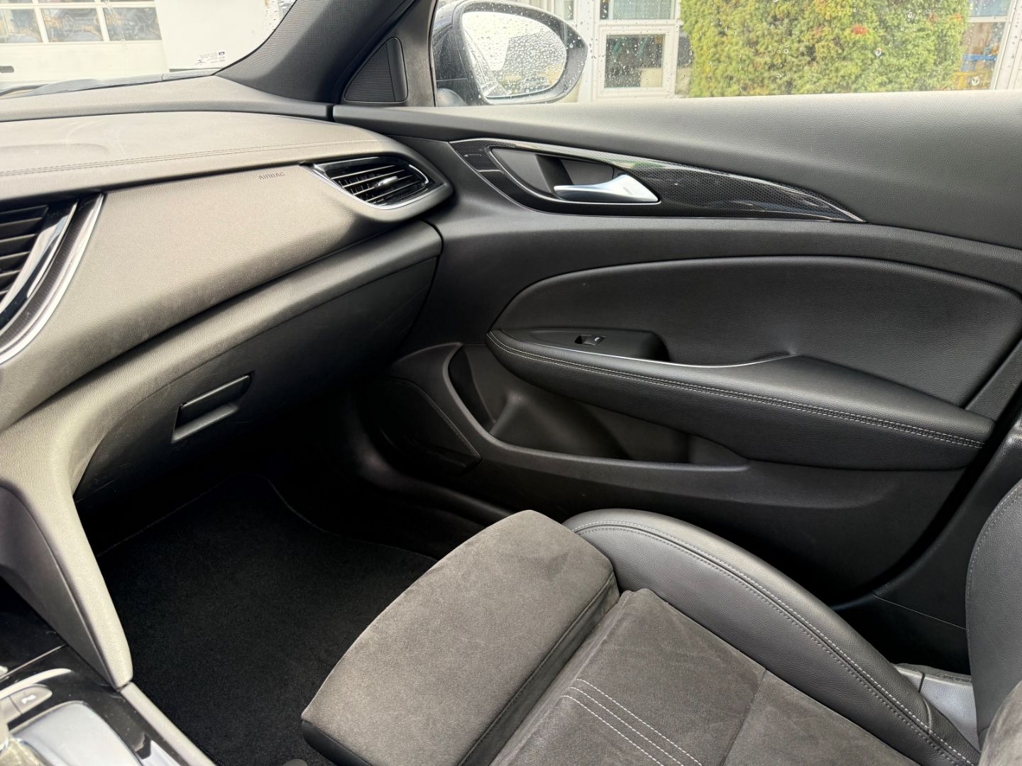 Fahrzeugabbildung Opel Insignia B Sports Tourer Ultimate mit AHK