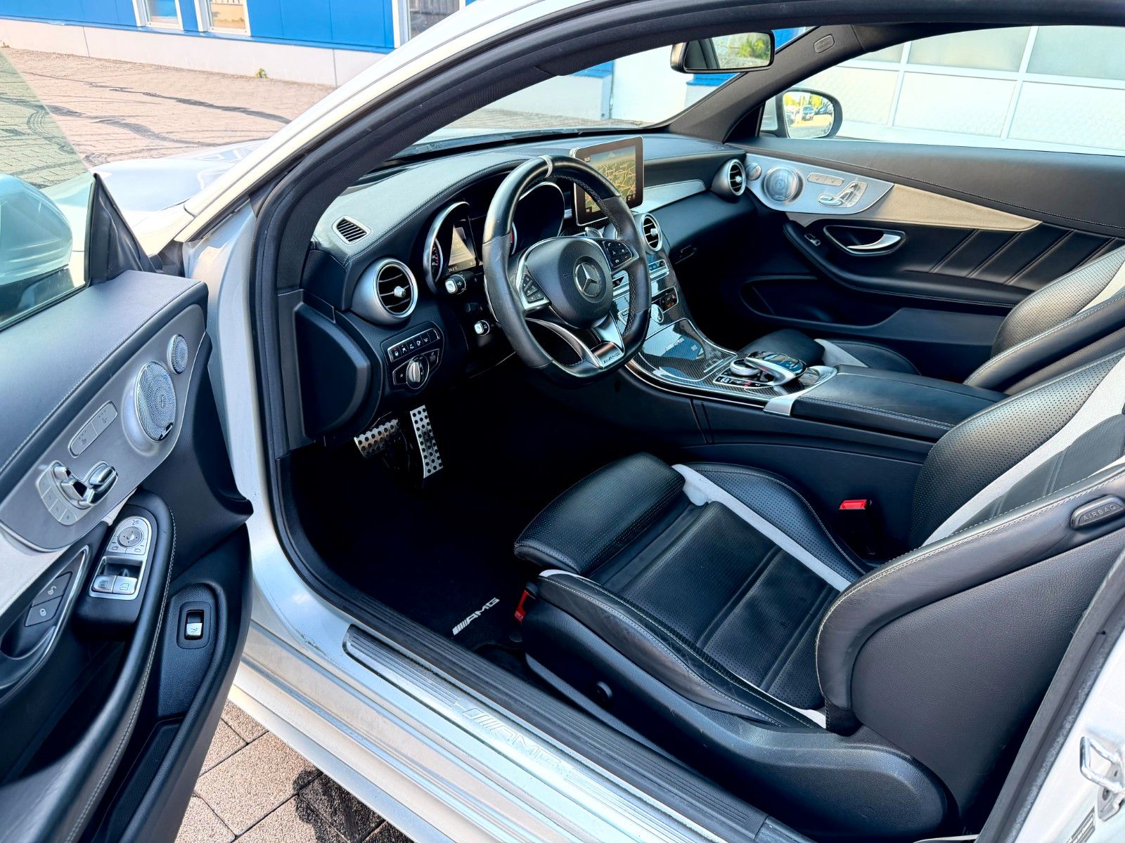 Mercedes-Benz C 63 S AMG Drivers_SporAb_HUD_360°_Burme_Keramik foto 9