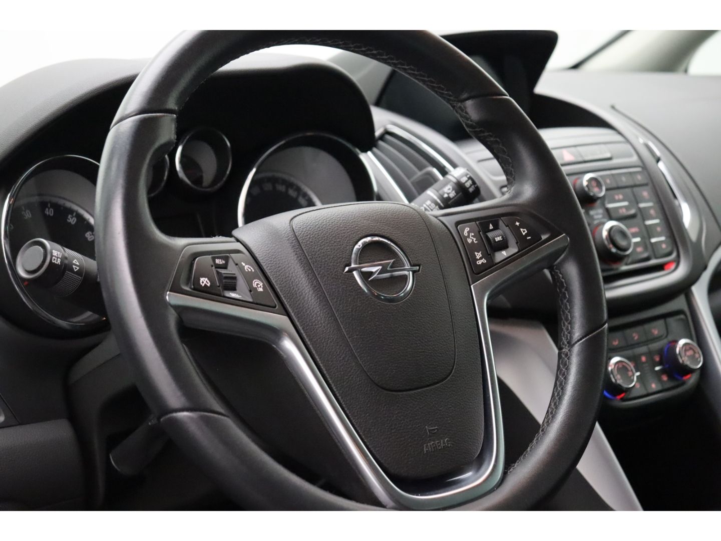 Fahrzeugabbildung Opel Zafira Tourer C 1.4 Turbo Edition 7-Sitzer