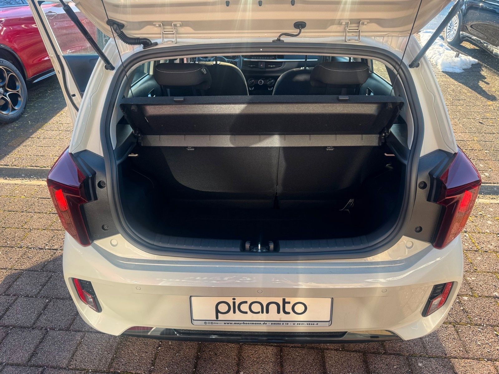 Fahrzeugabbildung Kia Picanto Sitz- Lenkradheizung Kamera PDC Navi