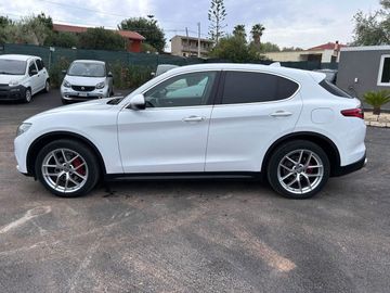 Alfa-Romeo Stelvio - 4