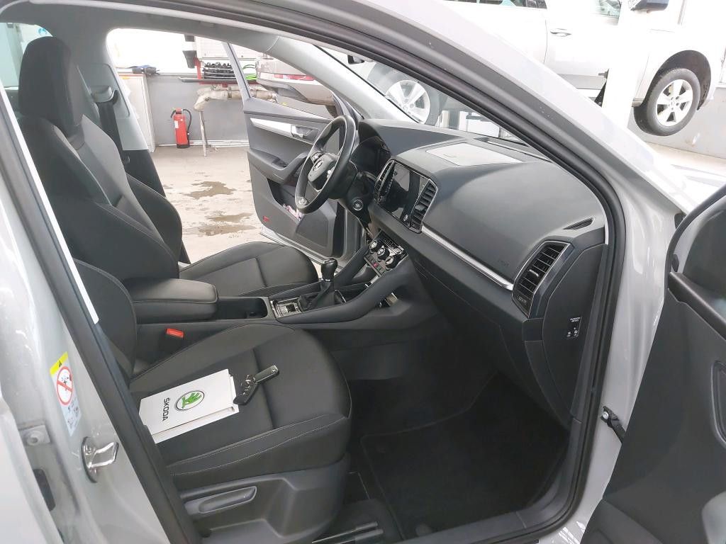 Fahrzeugabbildung SKODA Karoq 1.0 TSI Tour-LED-KAM-VIRTUAL-KESSY-4xSHZ-