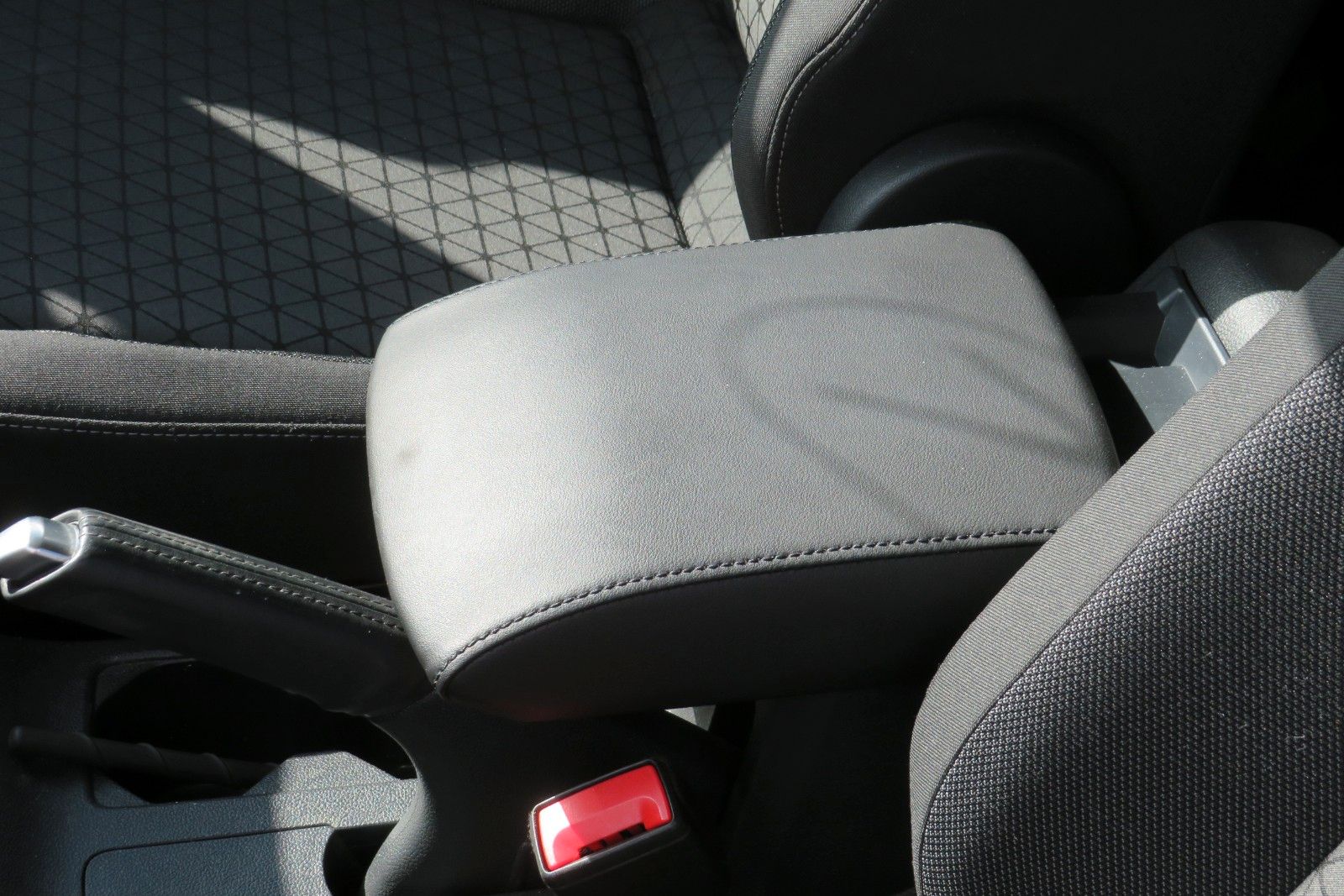 Fahrzeugabbildung Volkswagen T-Cross Life LED SPORT-PAKET SITZH. NAVI APP