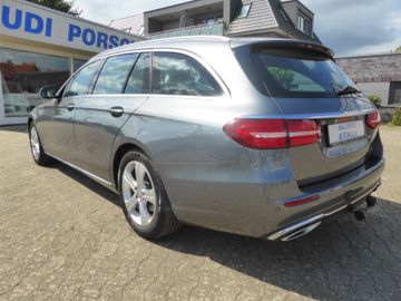 Mercedes-Benz E-Klasse E 250 T Avantgarde AHKNaviR-KamLEDG
