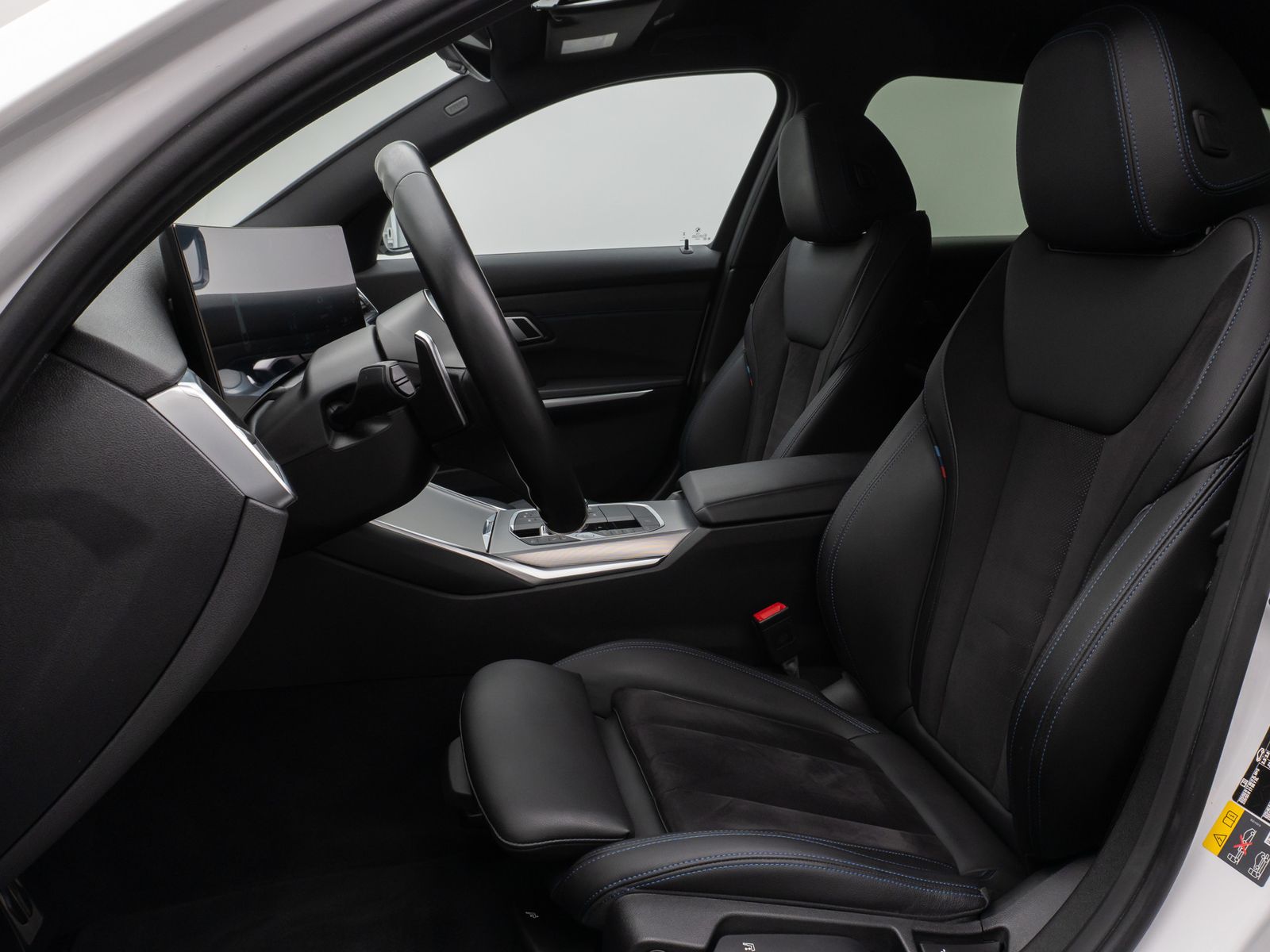 Fahrzeugabbildung BMW 330e M Sport Kamera DAB HUD Alarm Parkassistent