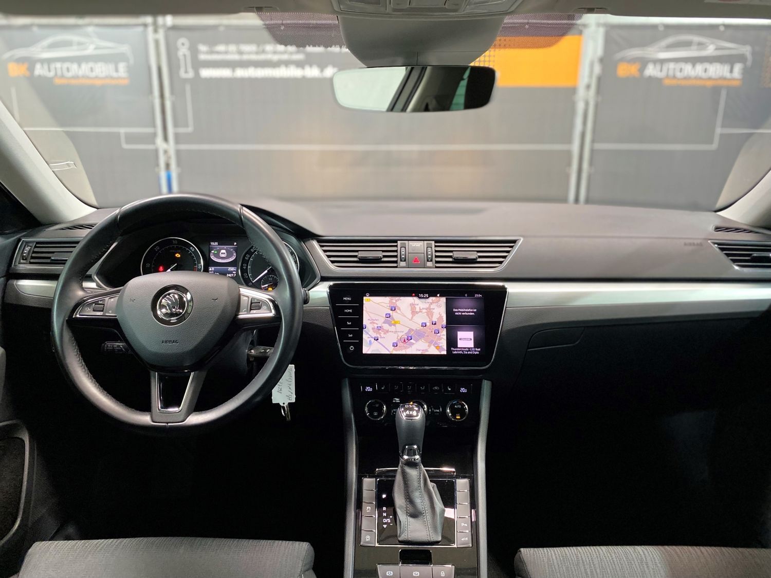 Fahrzeugabbildung SKODA Superb Ambition 4x4 DSG#ACC#Spur#Navi#Alu#PDC#Ak