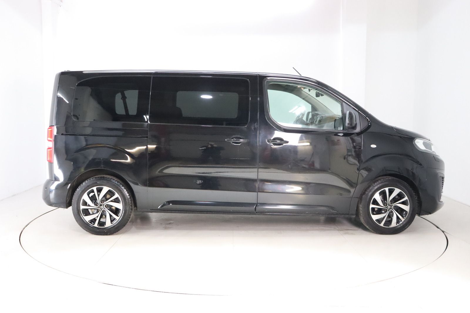 Fahrzeugabbildung Citroën Spacetourer Feel M * HUD * LED * RFK * AHK