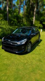 Kia Rio Platinum - Kia Rio Platinum mit Benzin-Antrieb