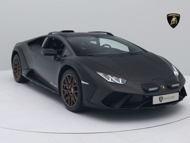Lamborghini Huracán Sterrato MY24 I MARRONE APUS I AD PERSON