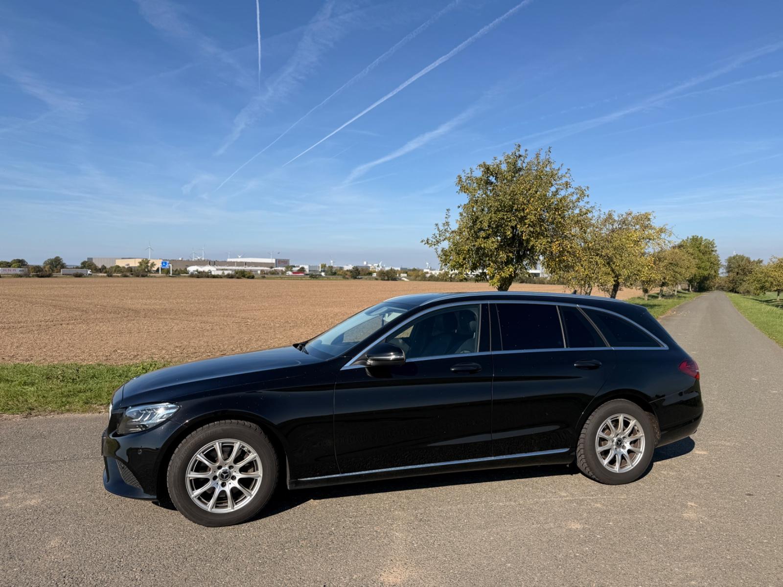 Mercedes-Benz 220