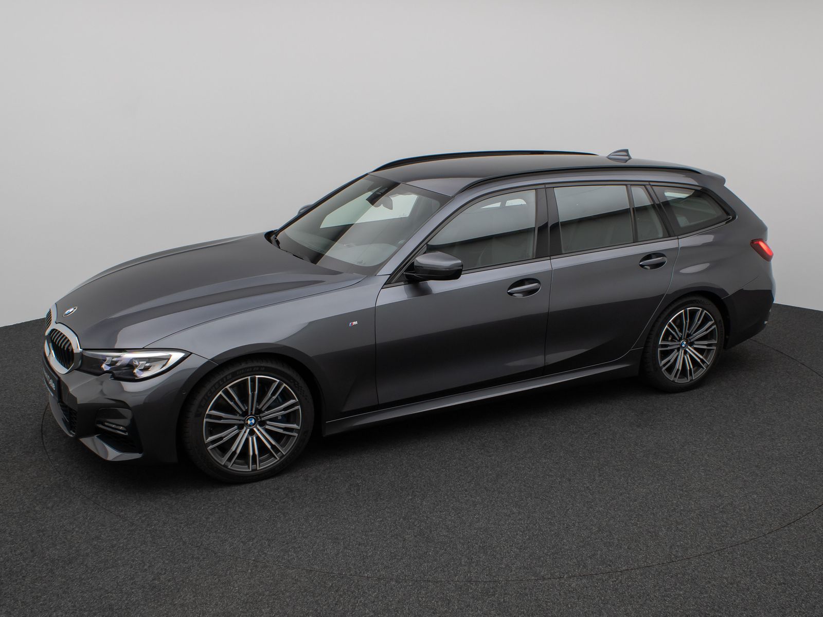 Fahrzeugabbildung BMW 330d M Sport HiFi Lenkradheiz AHK Komfort 18Zoll