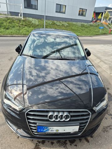 AUDI Audi A3 Limousine 2.0 TDI S tronic Ambiente