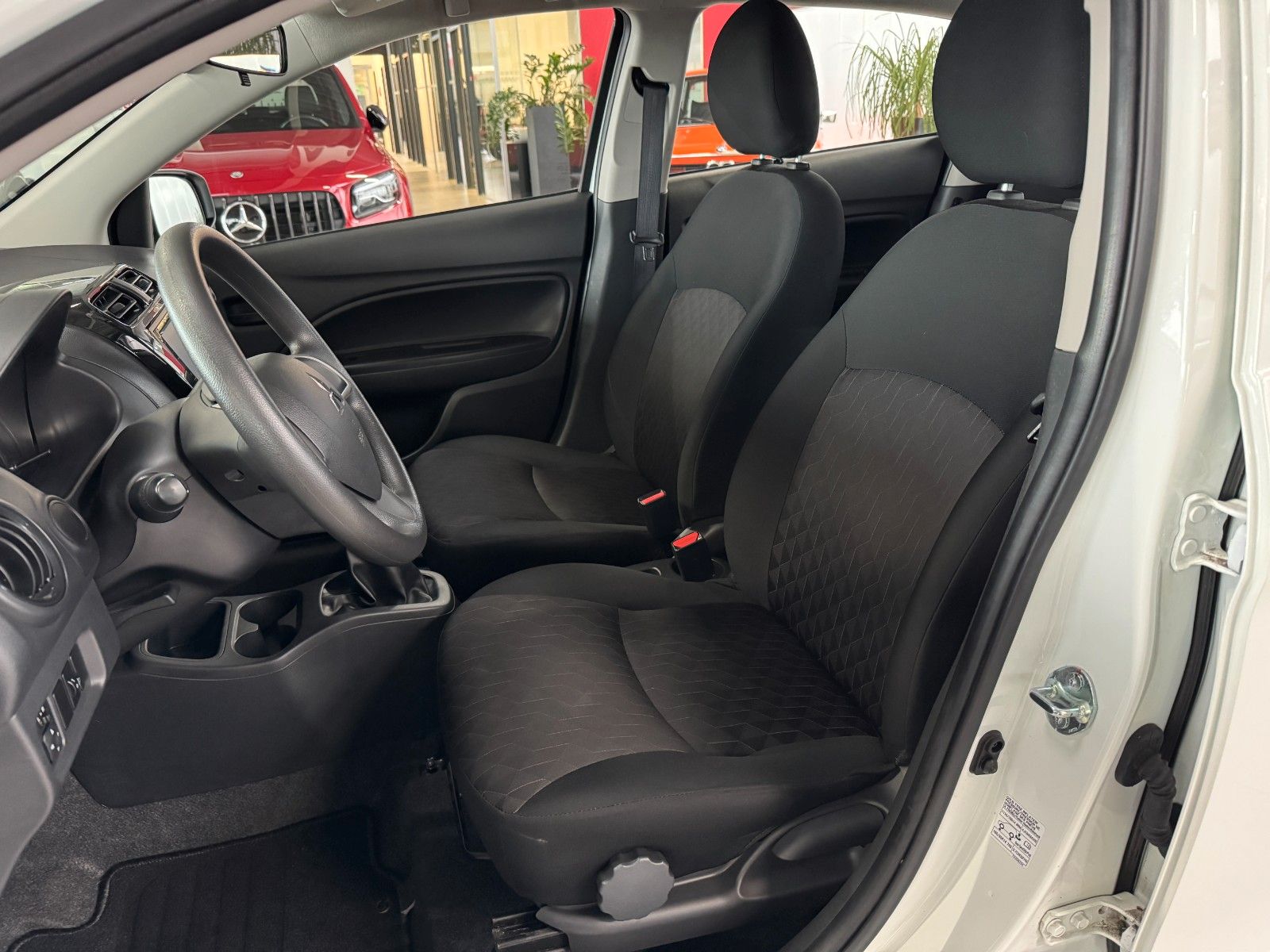Fahrzeugabbildung Mitsubishi Space Star 1.2 Select "Ganzjahresreifen ZV DAB"