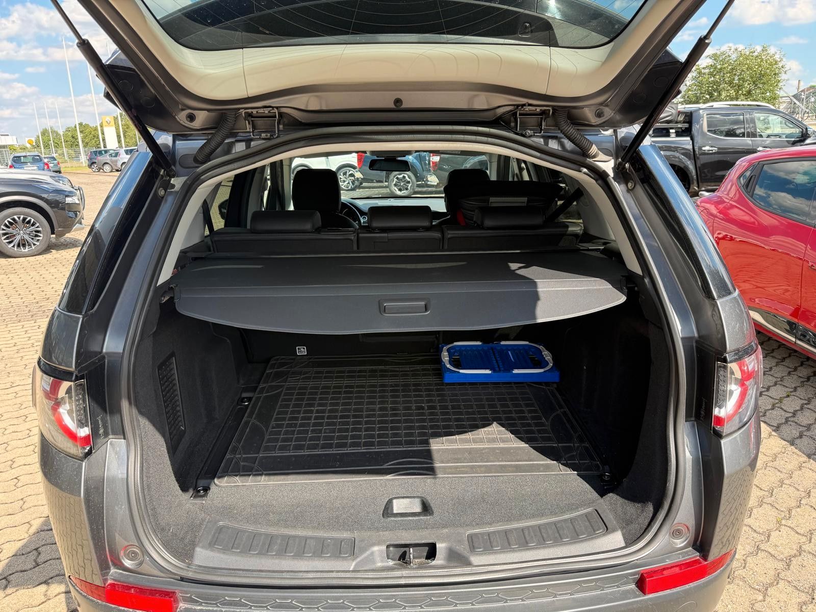Fahrzeugabbildung Land Rover Discovery Sport 1.Hand / Leder / Allrad / Autom.