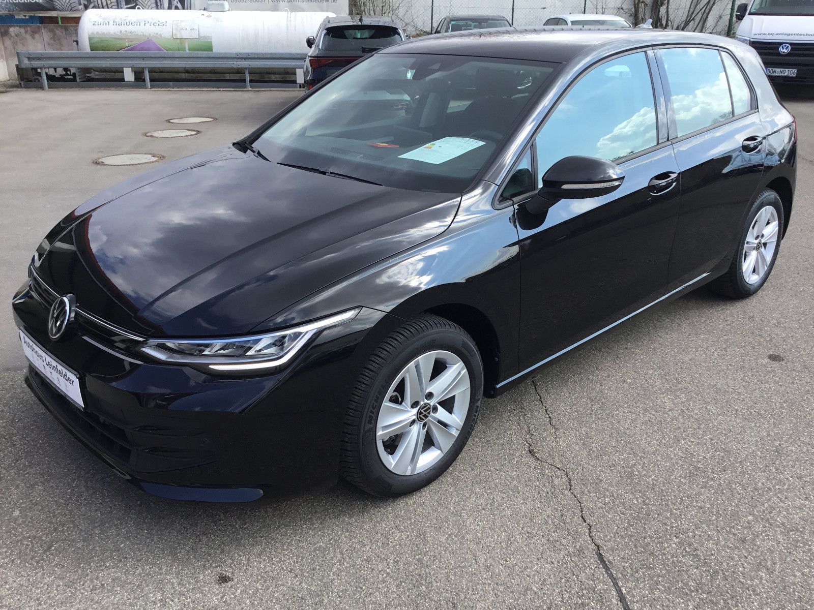 Fahrzeugabbildung Volkswagen Golf 1.5 eTSI DSG Life+AHK+LED+Kamera+Navi