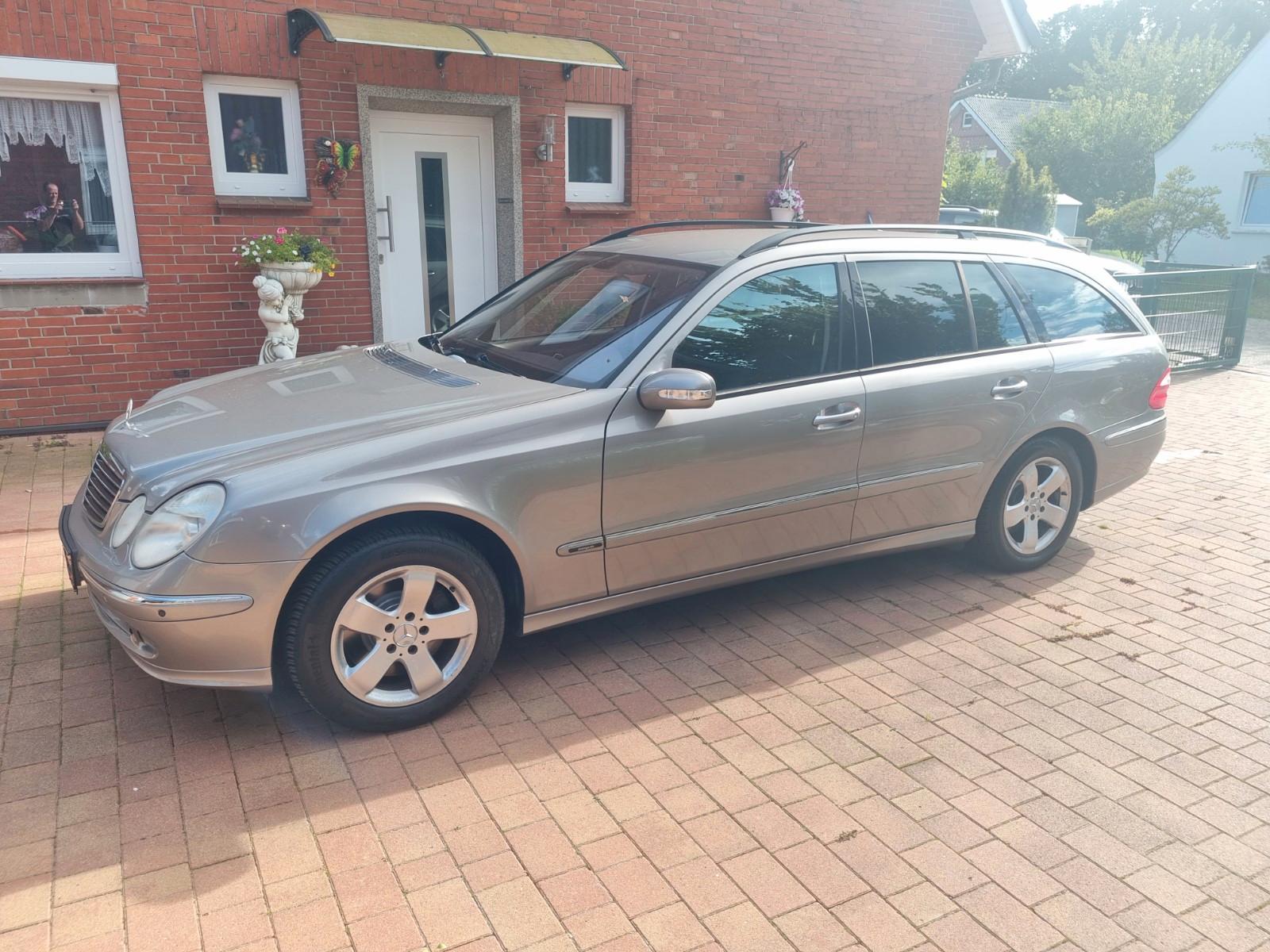 Mercedes-Benz 350 2004 — rear view