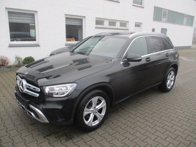 Mercedes-Benz GLC 220 d 4Matic AHK leichte Beschädigung !