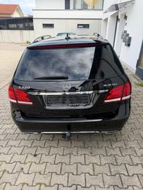 Mercedes E 220 - 2