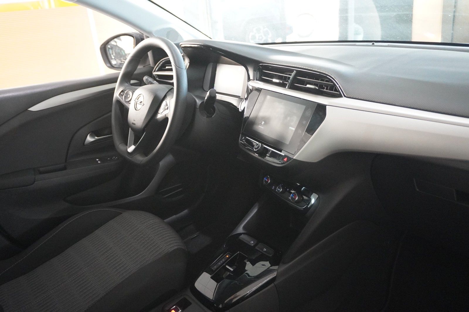 Fahrzeugabbildung Opel Corsa-e F EDITION 7KW NAVI/VIRT/SHZ/DAB/WÄRMEP.
