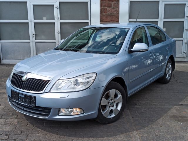 Skoda Octavia Lim. Elegance / 1.Hand / Xenon / AHK