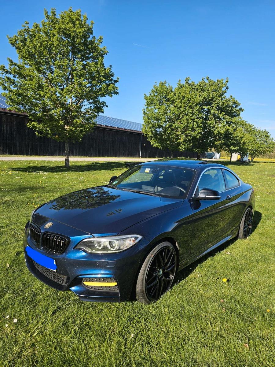 BMW 225