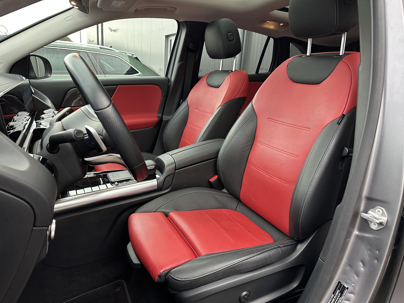 Fahrzeugabbildung Mercedes-Benz GLA 250e AMG-Line NAV+LED+PANORAMA+WIDESCREEN+SH