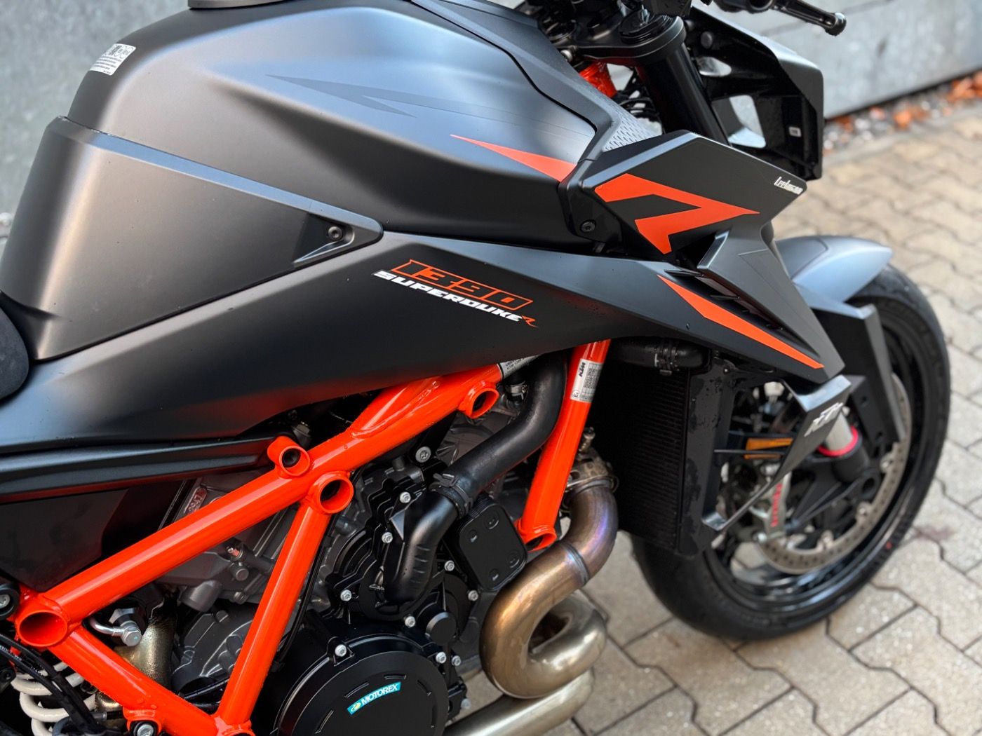 Fahrzeugabbildung KTM 1390 Super Duke R Evo 2024 Techpack, Remus