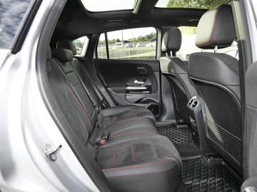 2021 Mercedes-BENZ EQA — миниатюра 11