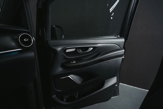 Fahrzeugabbildung Mercedes-Benz V 300 d 4-matic AMG-Line  Avantgarde Edition AHK