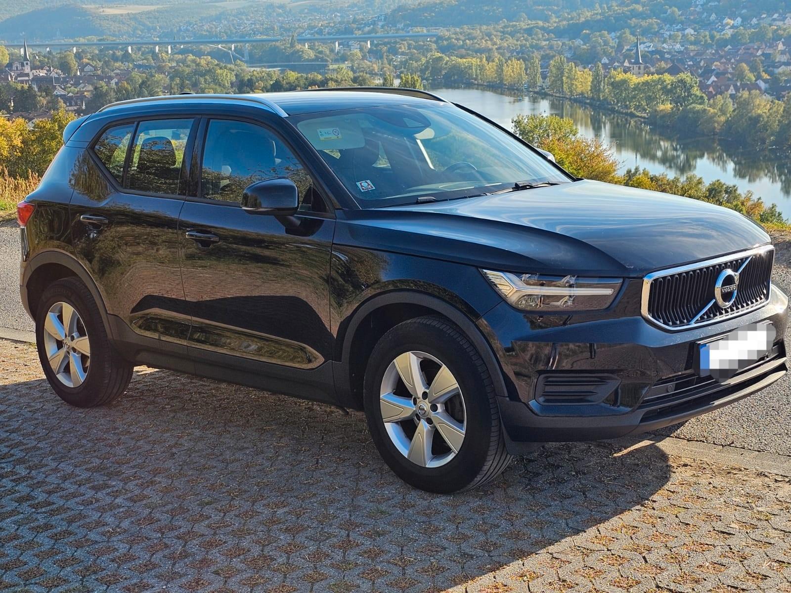 Volvo XC40 D3 Momentum Geartronic AHK.