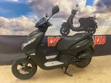 Peugeot Kisbee 50 Black Edition 45 km/h 4-Takt i.E - PEUGEOT KISBEE 50 4T BLACK EDITION