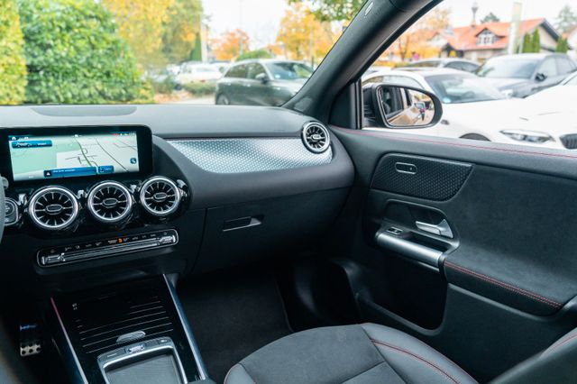 Mercedes-Benz GLA 200/ NIGHT PAKET/ MULTIBEAM/ PREMIUM Mercedes-Benz GLA 200/ NIGHT PAKET/ MULTIBEAM/ PREMIUM