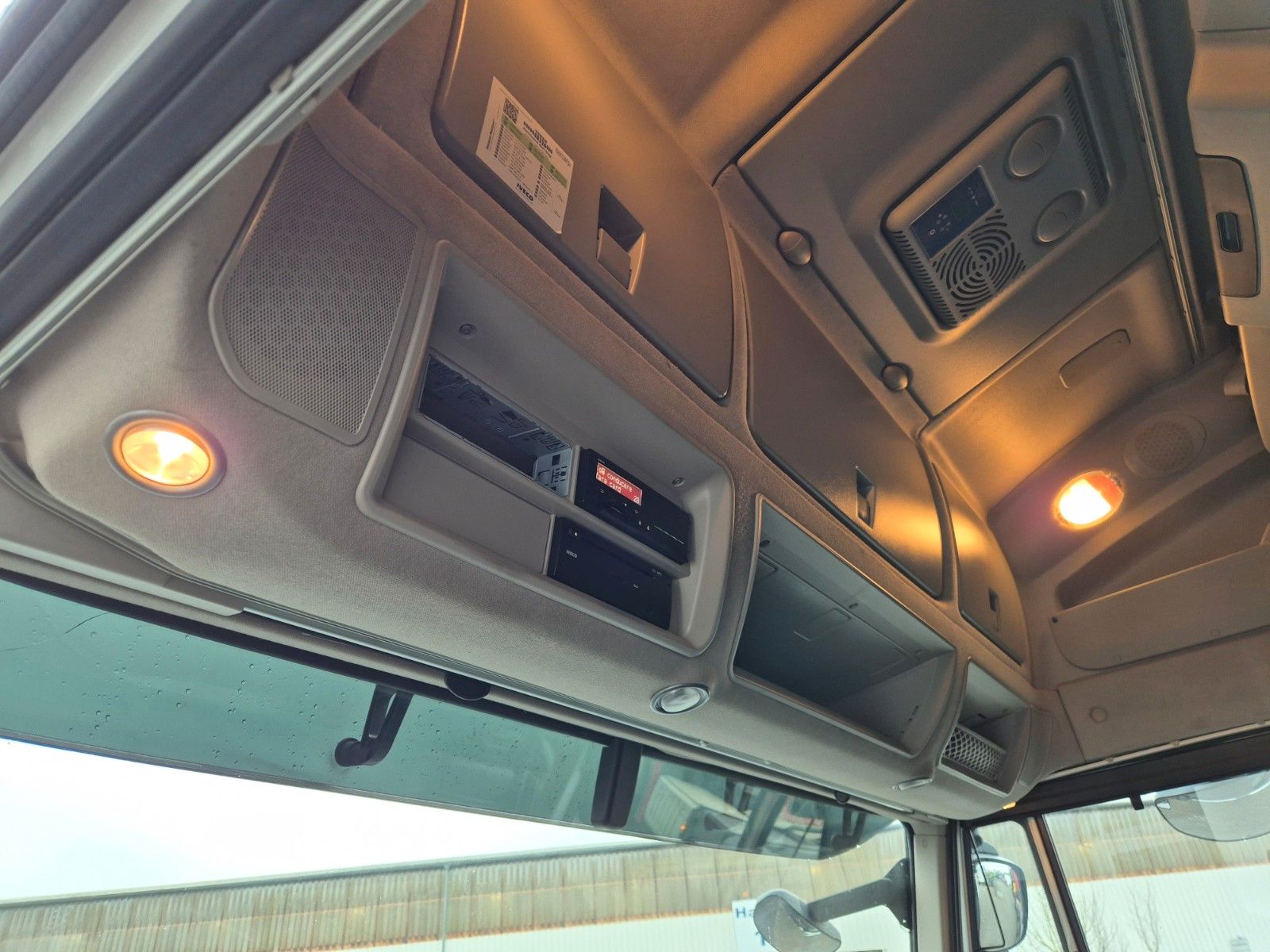 Fahrzeugabbildung Iveco Stralis 460NP LNG Intarder 3 Stück