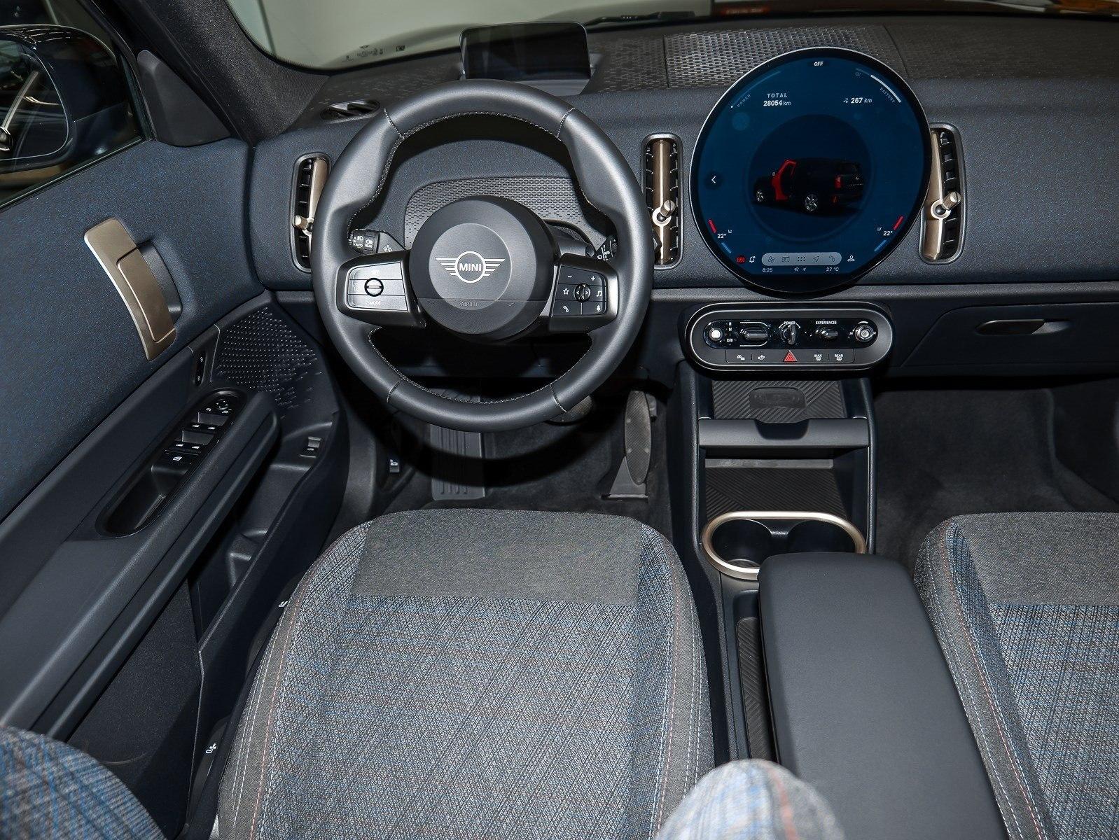 MINI Countryman E Essential SHZ PDC LED