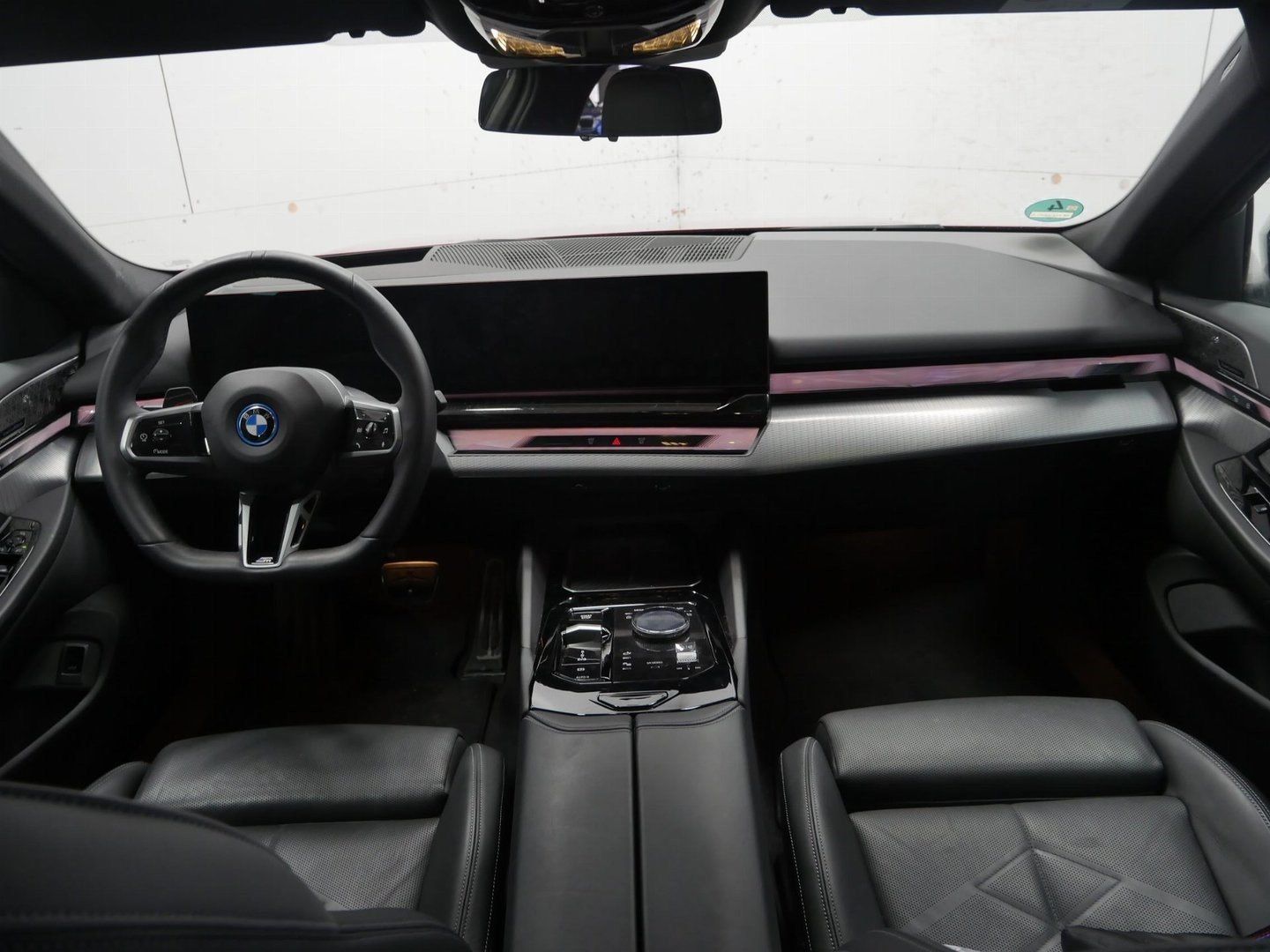 Fahrzeugabbildung BMW i5 xDrive40 | Sitzbelüftung | M Sportpaket Pro |