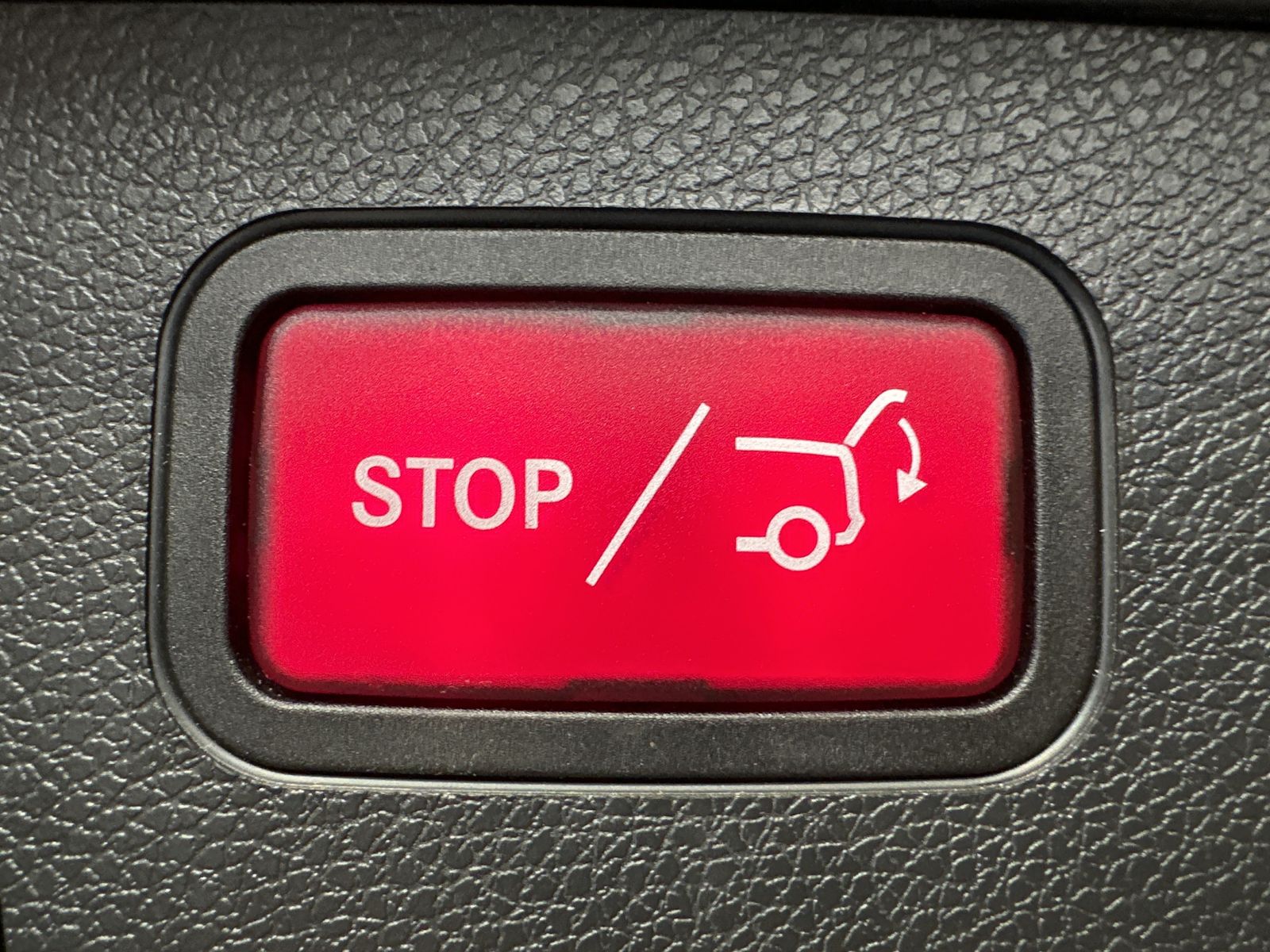 Fahrzeugabbildung Mercedes-Benz E 220d T 4Matic Avantgarde NAV+LED+WIDESCEEN+KAM