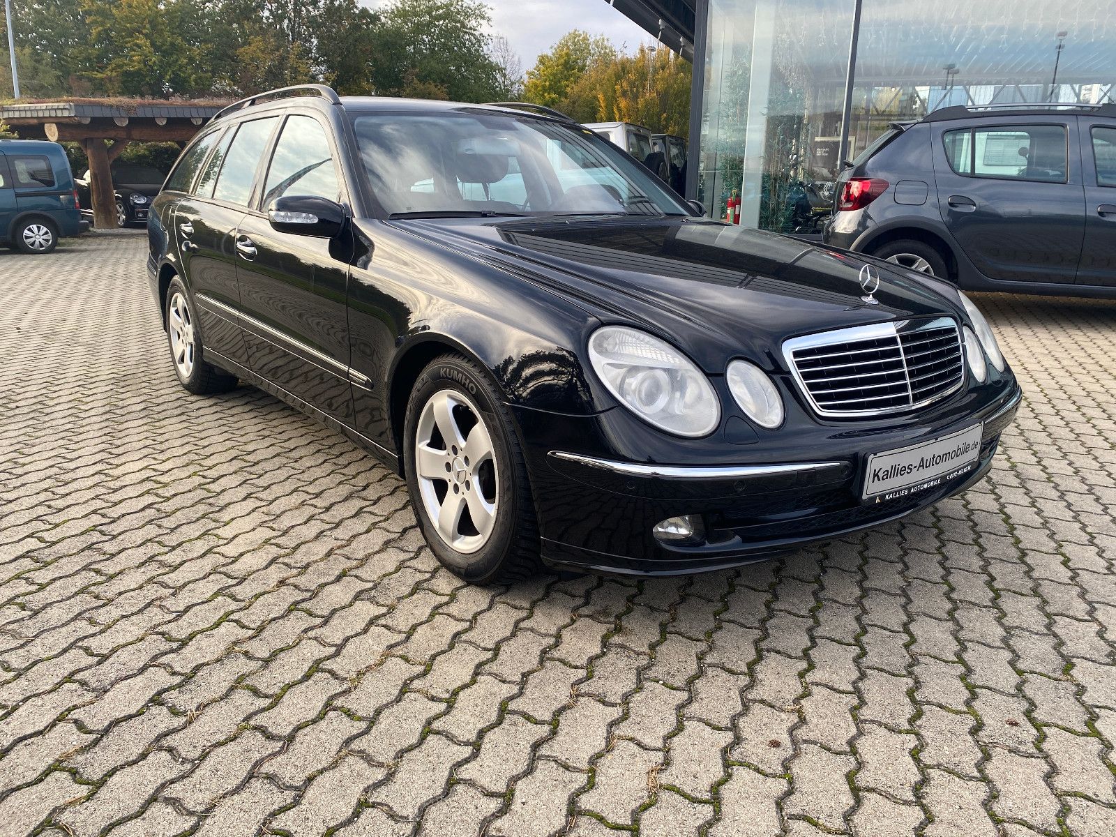 Fahrzeugabbildung Mercedes-Benz E 200 T-Modell Kompressor Avantgarde NAV+TÜV-NEU