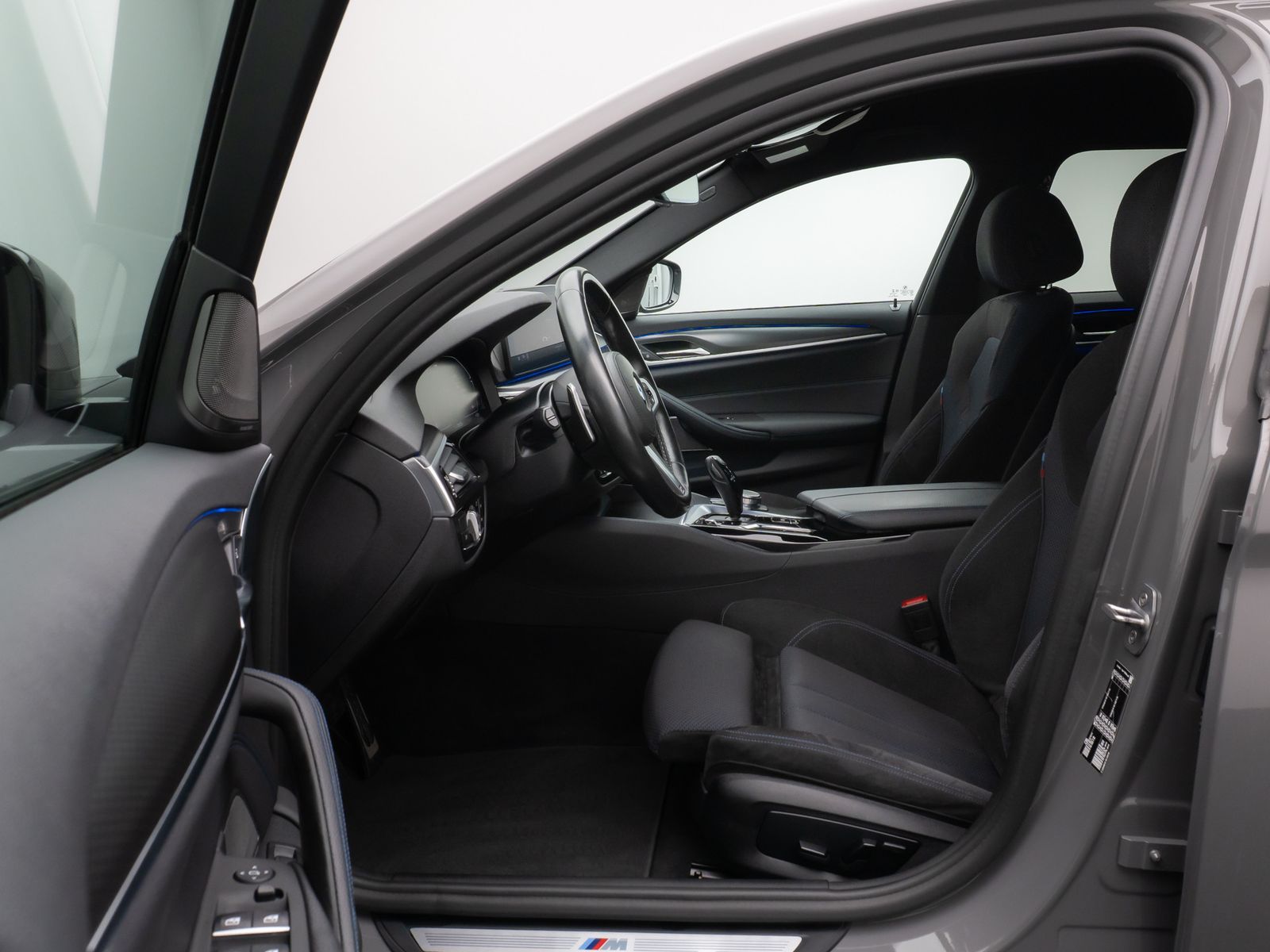 Fahrzeugabbildung BMW 520d M Sport DAB H/K PDC Stop&Go Fernlichtassist