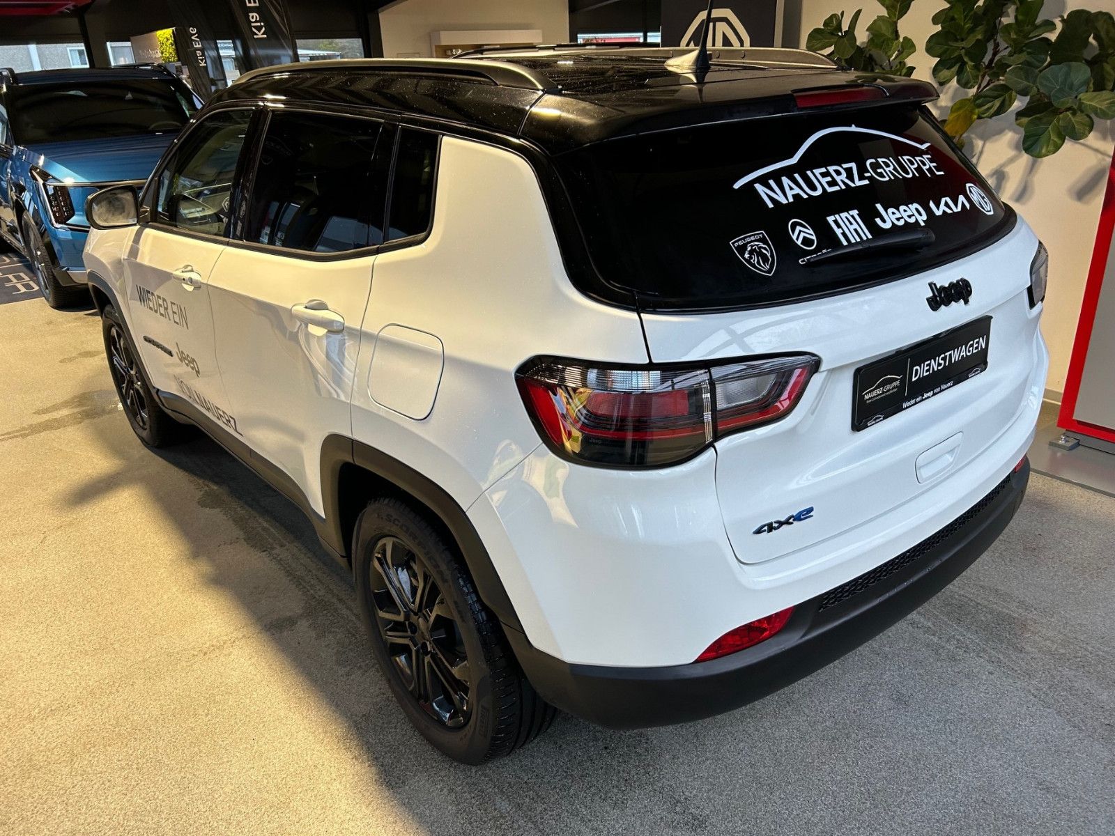 Fahrzeugabbildung Jeep Compass Upland Plug-In Hybrid 4XE