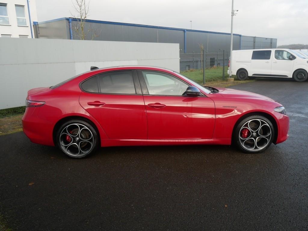 Alfa Romeo Giulia COMPETIZIONE 2.0 TURBO 16V 280 PS AT8 Q4 