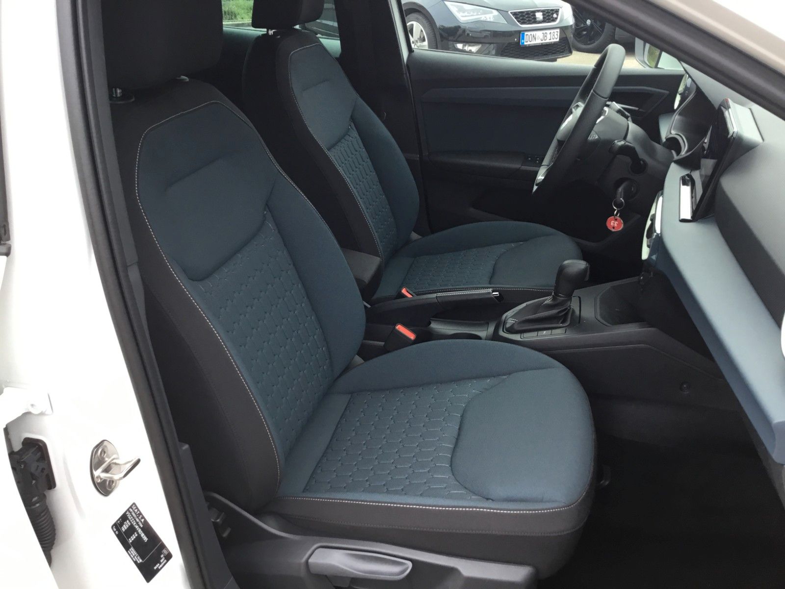 Fahrzeugabbildung SEAT Ibiza 1.0TSI Style DSG+ACC+16"+Navi+LED+FullLink