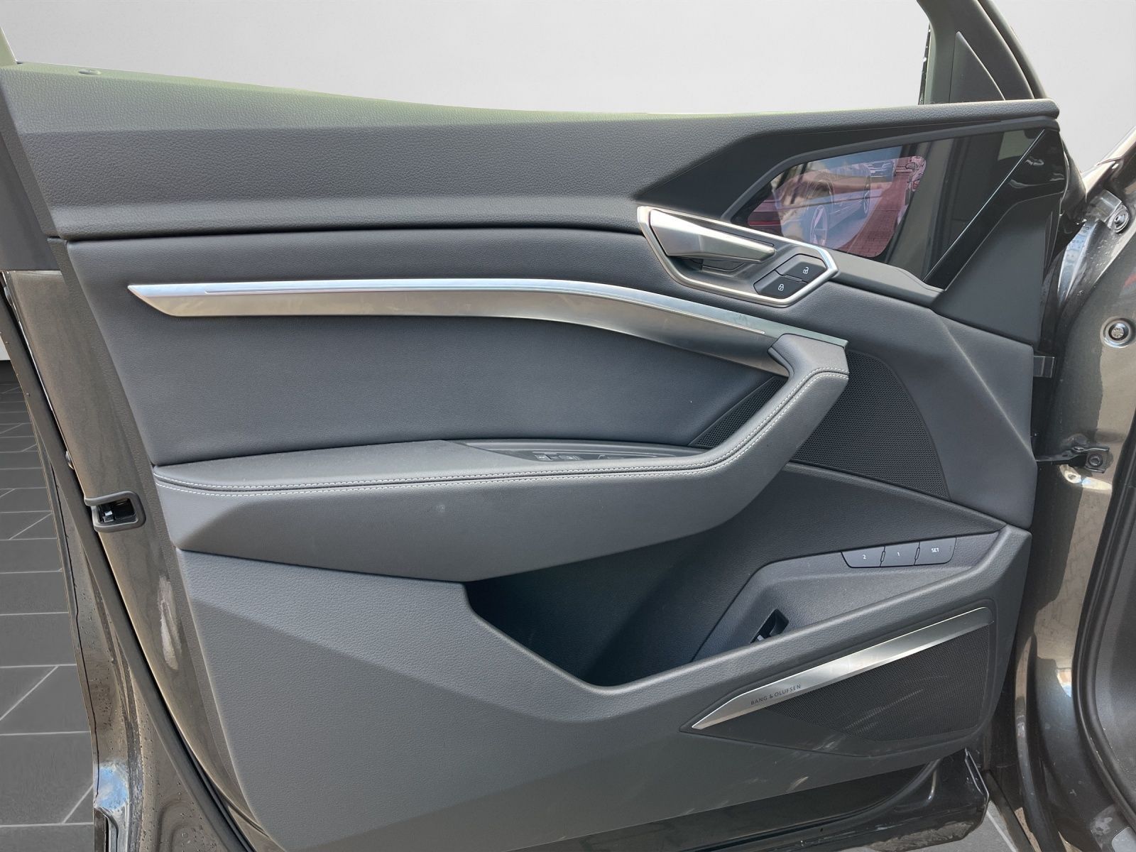 Audi Q8 e-tron - Bild 13